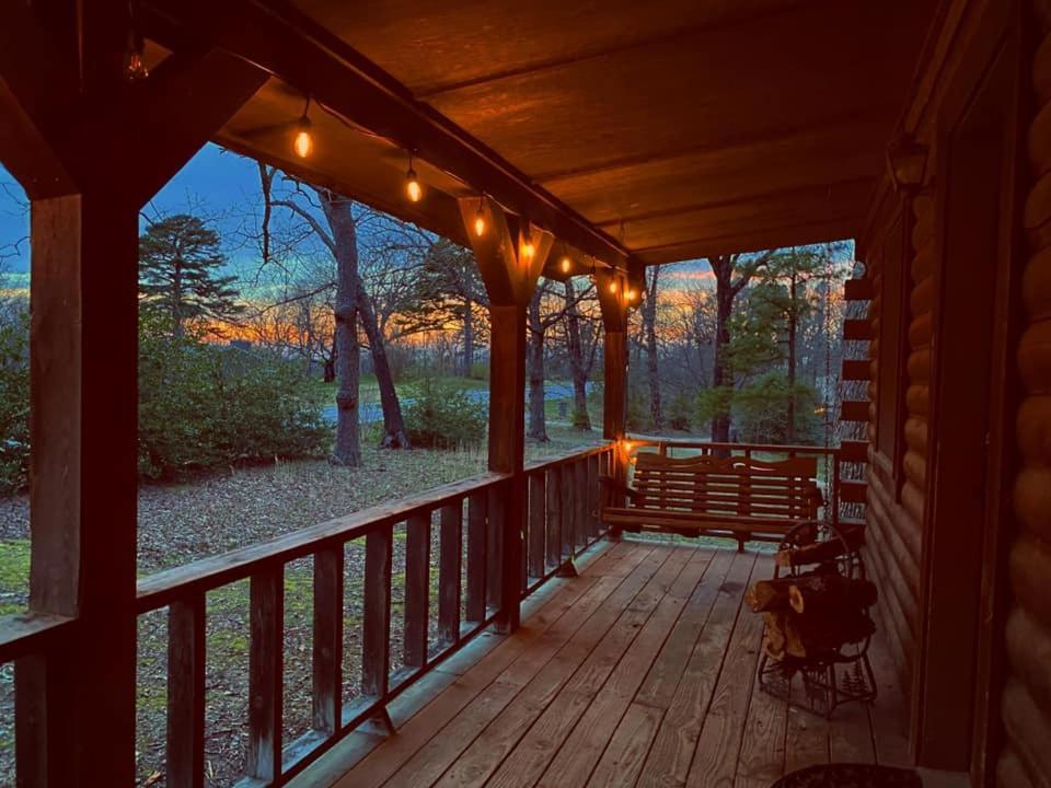 Cozy Cabin At Bear Mountain Log Cabins Eureka Springs Exterior photo